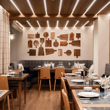 Hotel Annapurna 5*